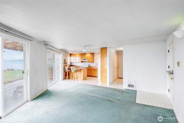 2711 Day Island Boulevard W, University Place, WA 98466