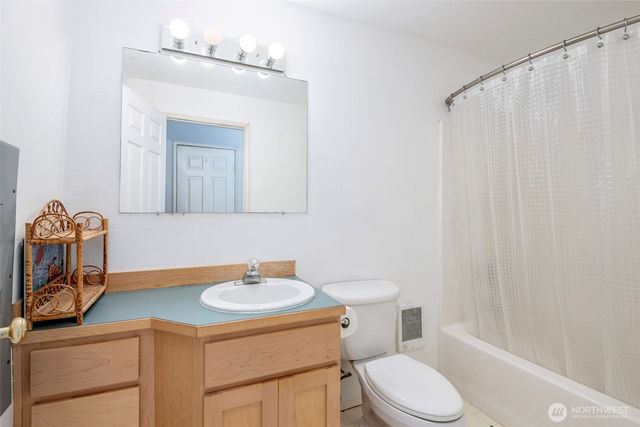 2711 Day Island Boulevard W, University Place, WA 98466