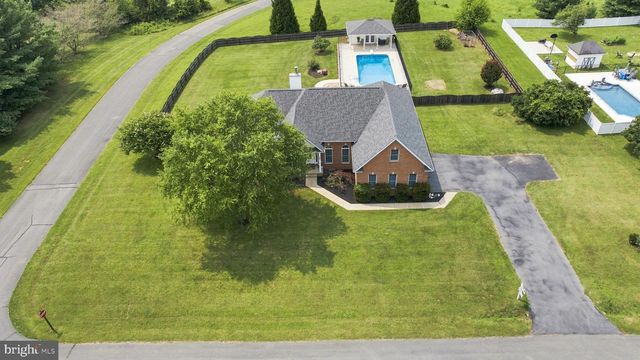 160 BUFFLEHEAD DR, Harpers Ferry, WV 25425