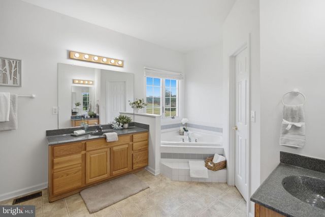 160 BUFFLEHEAD DR, Harpers Ferry, WV 25425
