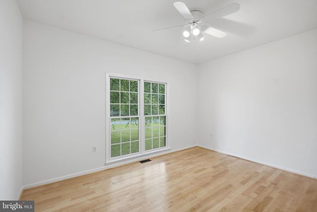 160 BUFFLEHEAD DR, Harpers Ferry, WV 25425