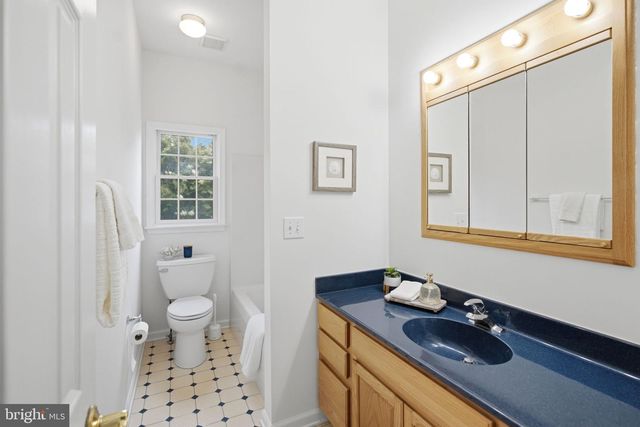 160 BUFFLEHEAD DR, Harpers Ferry, WV 25425