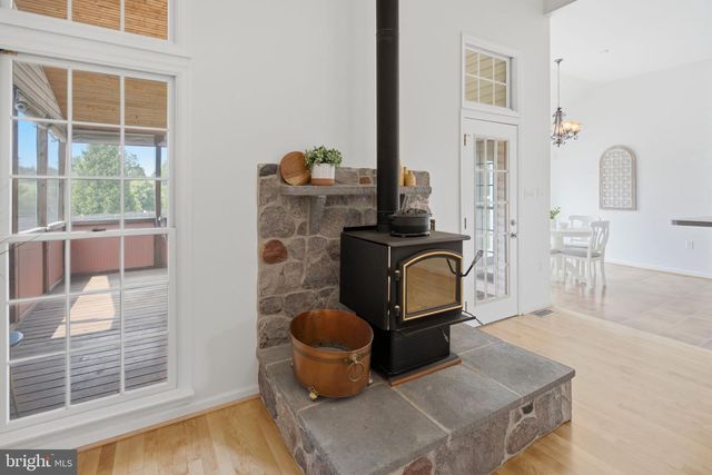 160 BUFFLEHEAD DR, Harpers Ferry, WV 25425