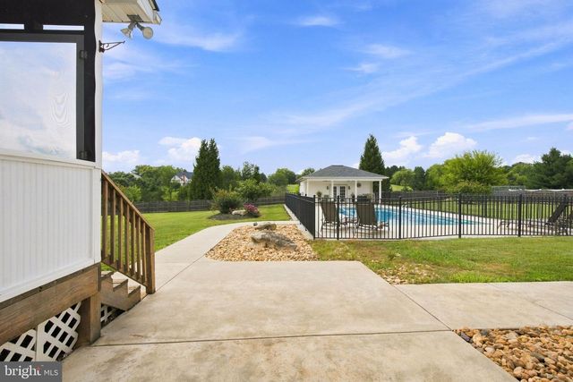 160 BUFFLEHEAD DR, Harpers Ferry, WV 25425