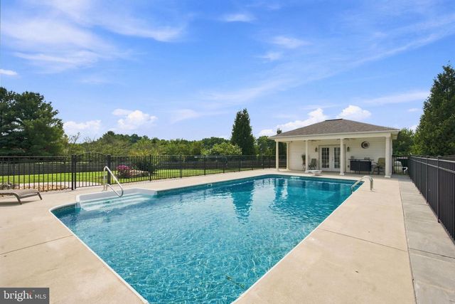 160 BUFFLEHEAD DR, Harpers Ferry, WV 25425