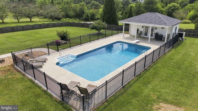 160 BUFFLEHEAD DR, Harpers Ferry, WV 25425