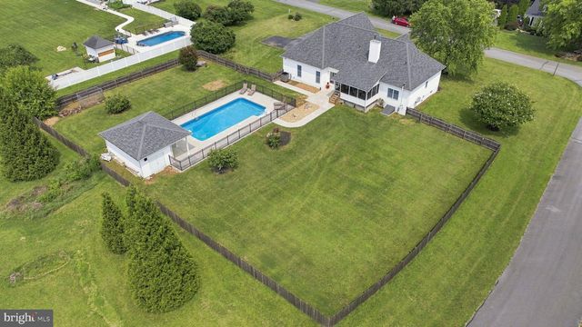 160 BUFFLEHEAD DR, Harpers Ferry, WV 25425