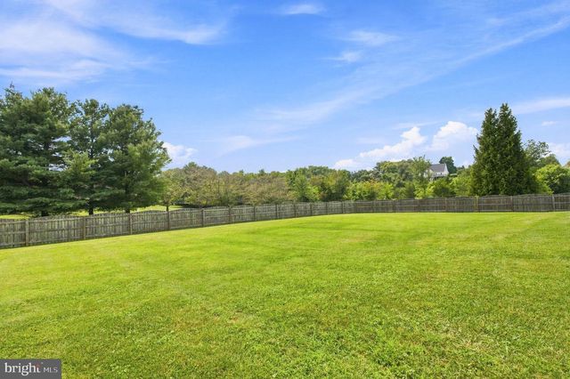 160 BUFFLEHEAD DR, Harpers Ferry, WV 25425