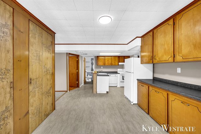 10298 N 19th Street, Plainwell, MI 49080