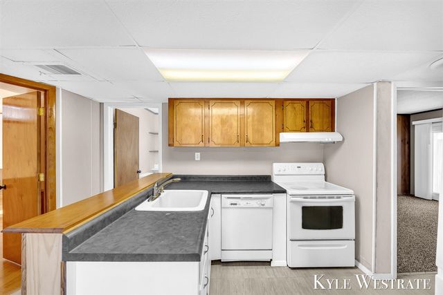 10298 N 19th Street, Plainwell, MI 49080