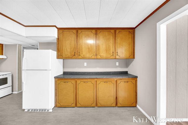 10298 N 19th Street, Plainwell, MI 49080