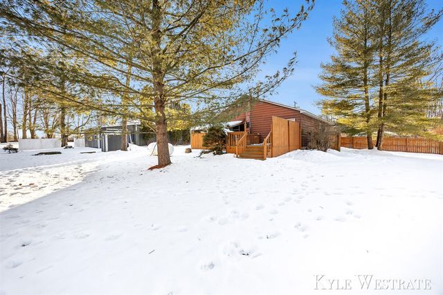 10298 N 19th Street, Plainwell, MI 49080