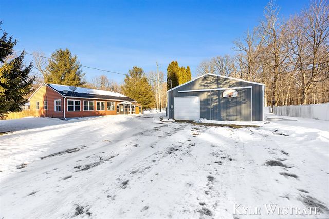 10298 N 19th Street, Plainwell, MI 49080