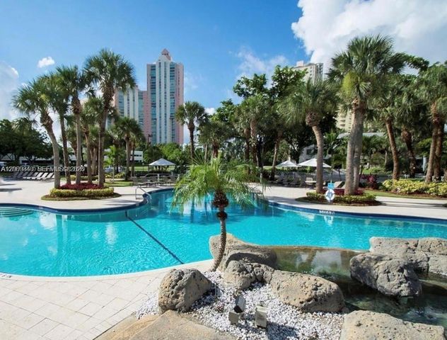 3300 NE 191st Street 1918, Aventura, FL 33180