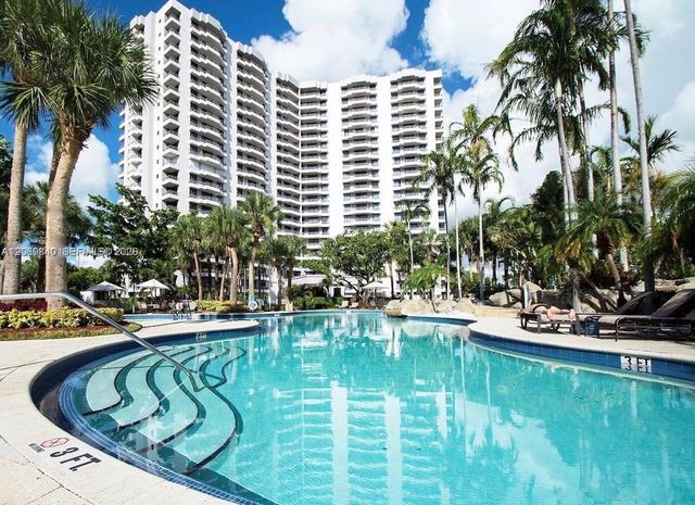 3300 NE 191st Street 1918, Aventura, FL 33180