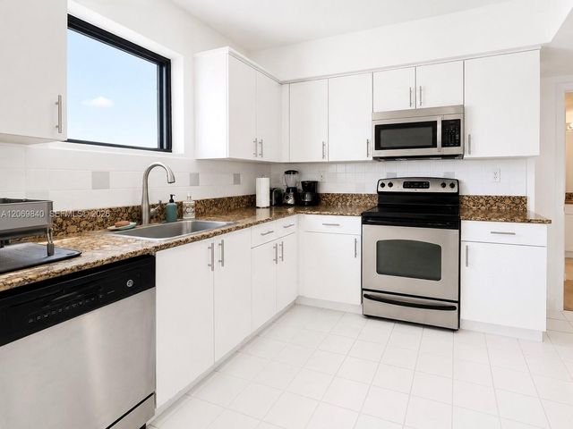 3300 NE 191st Street 1918, Aventura, FL 33180