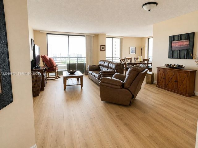 3300 NE 191st Street 1918, Aventura, FL 33180