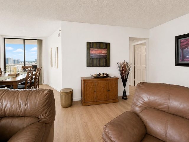 3300 NE 191st Street 1918, Aventura, FL 33180