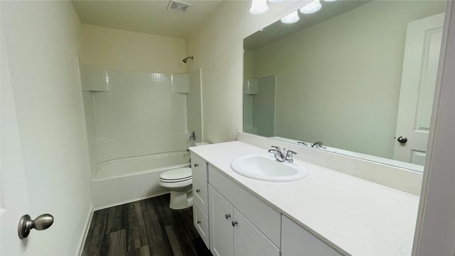 26 glen crossings, Edgecliff Village, TX 76134