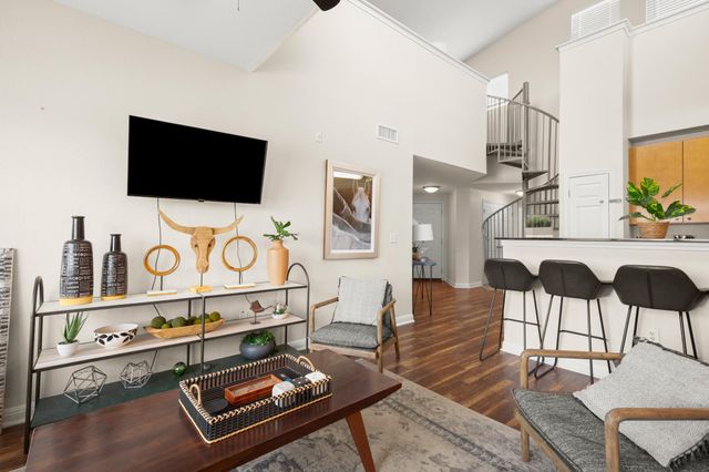 2502 Leon ST 512, Austin, TX 78705