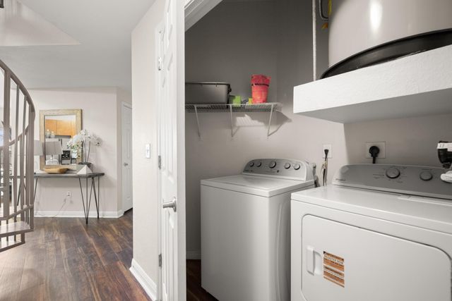 2502 Leon ST 512, Austin, TX 78705