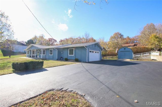 421 Lake Shore Drive, St Clair, MO 63077