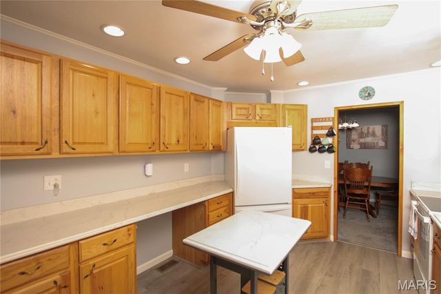 421 Lake Shore Drive, St Clair, MO 63077