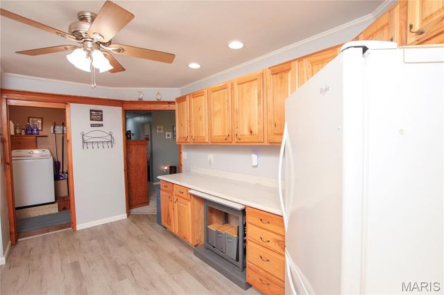 421 Lake Shore Drive, St Clair, MO 63077