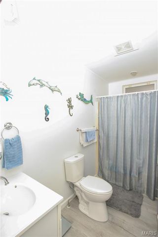 421 Lake Shore Drive, St Clair, MO 63077