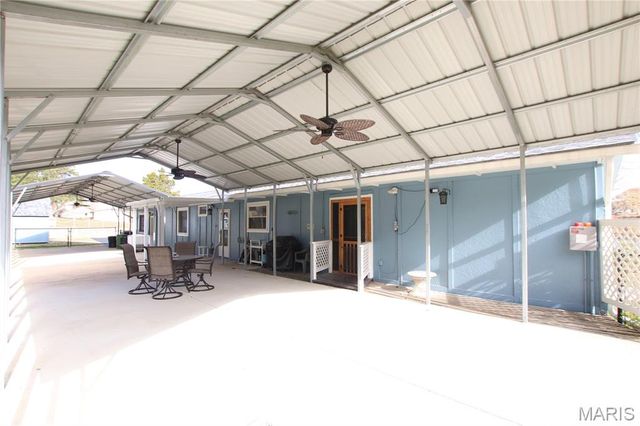 421 Lake Shore Drive, St Clair, MO 63077