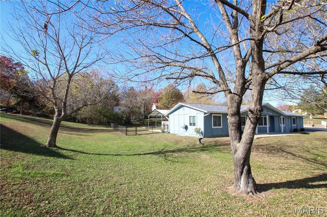 421 Lake Shore Drive, St Clair, MO 63077