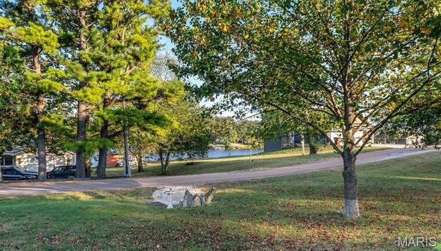 421 Lake Shore Drive, St Clair, MO 63077