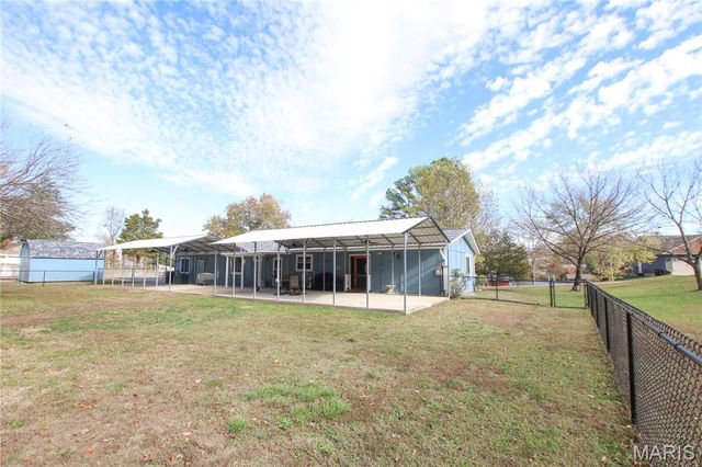 421 Lake Shore Drive, St Clair, MO 63077