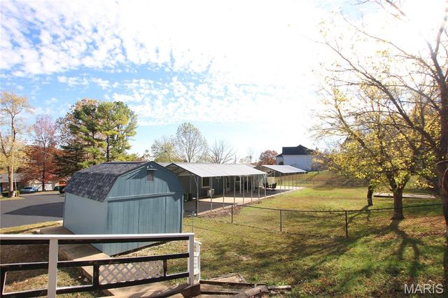 421 Lake Shore Drive, St Clair, MO 63077