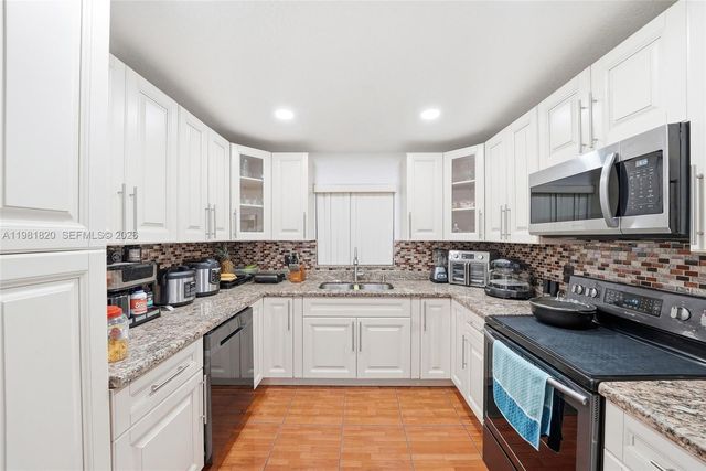 2875 NW 9th Ct 0, Fort Lauderdale, FL 33311