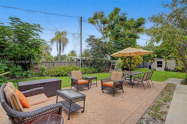 9770 Cutler Ridge Dr, Cutler Bay, FL 33157