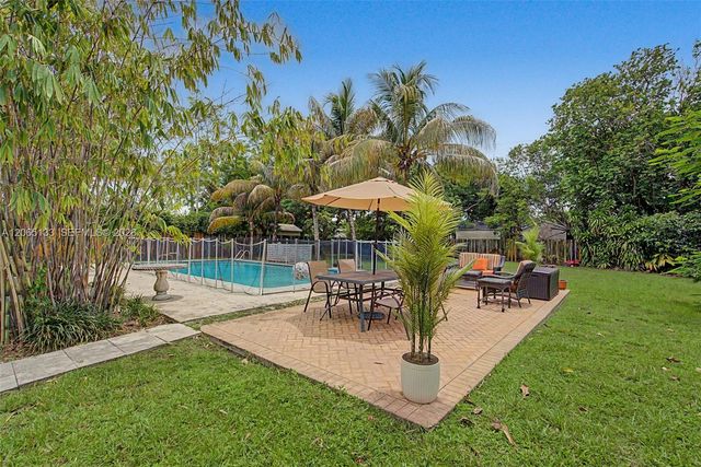 9770 Cutler Ridge Dr, Cutler Bay, FL 33157