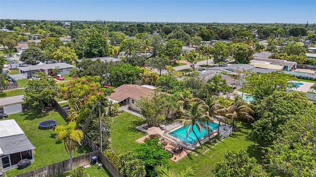 9770 Cutler Ridge Dr, Cutler Bay, FL 33157