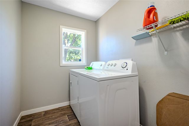313 W 10th Street N, Newton, IA 50208