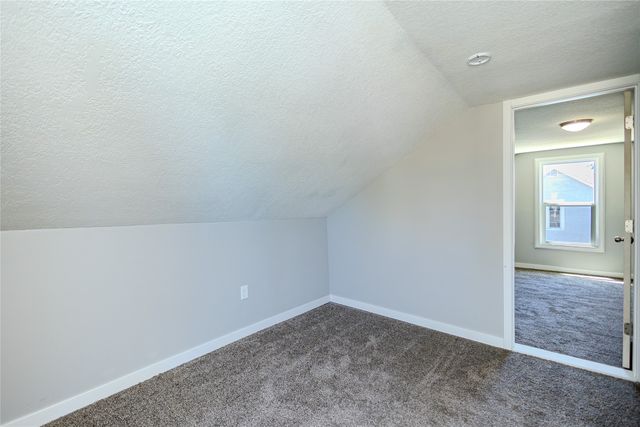 313 W 10th Street N, Newton, IA 50208