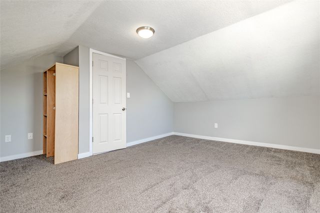 313 W 10th Street N, Newton, IA 50208
