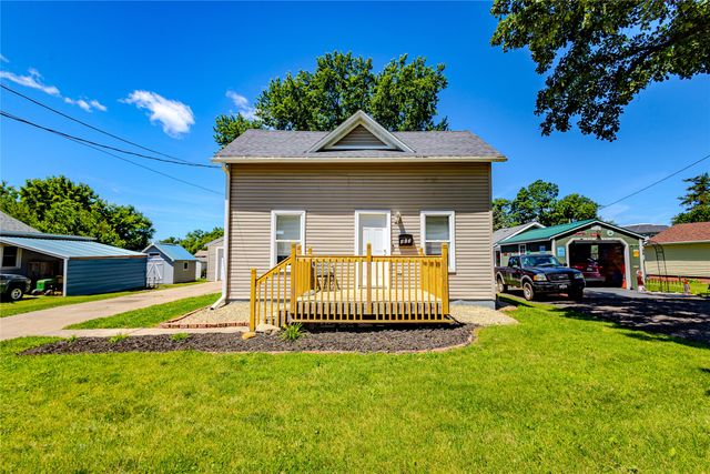 313 W 10th Street N, Newton, IA 50208