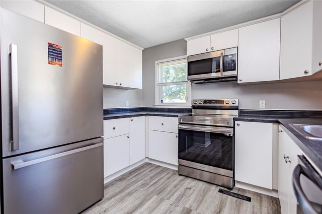 313 W 10th Street N, Newton, IA 50208
