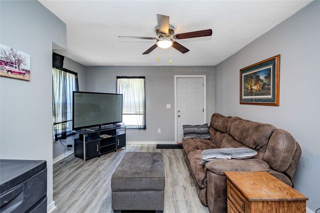 313 W 10th Street N, Newton, IA 50208