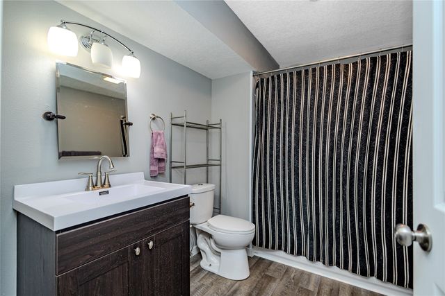 313 W 10th Street N, Newton, IA 50208