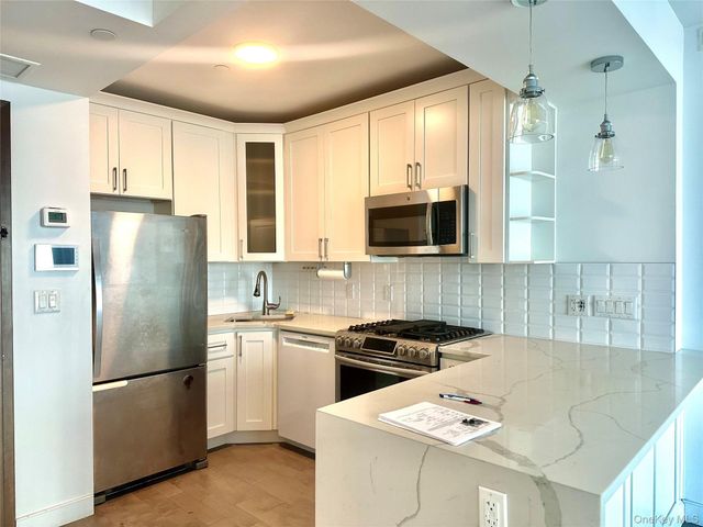 4104 27th Street 6A, Long Island City, NY 11101