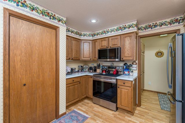 2338 Hoffman Path, Mankato, MN 56001