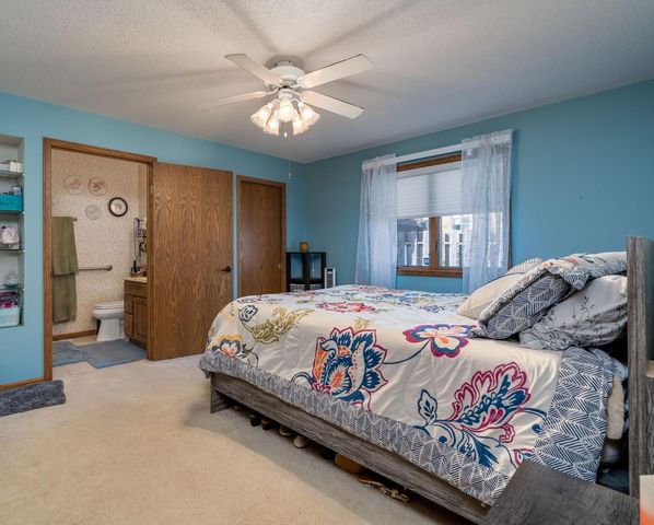 2338 Hoffman Path, Mankato, MN 56001