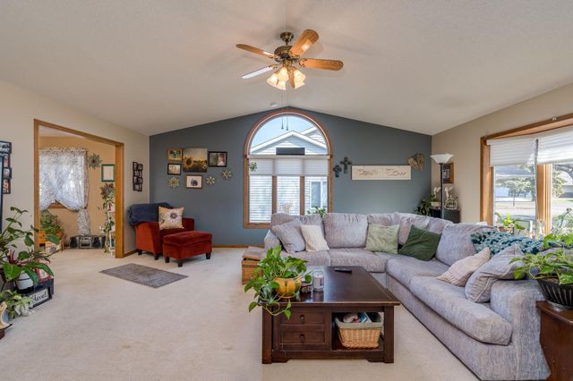 2338 Hoffman Path, Mankato, MN 56001