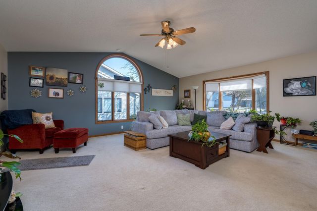 2338 Hoffman Path, Mankato, MN 56001